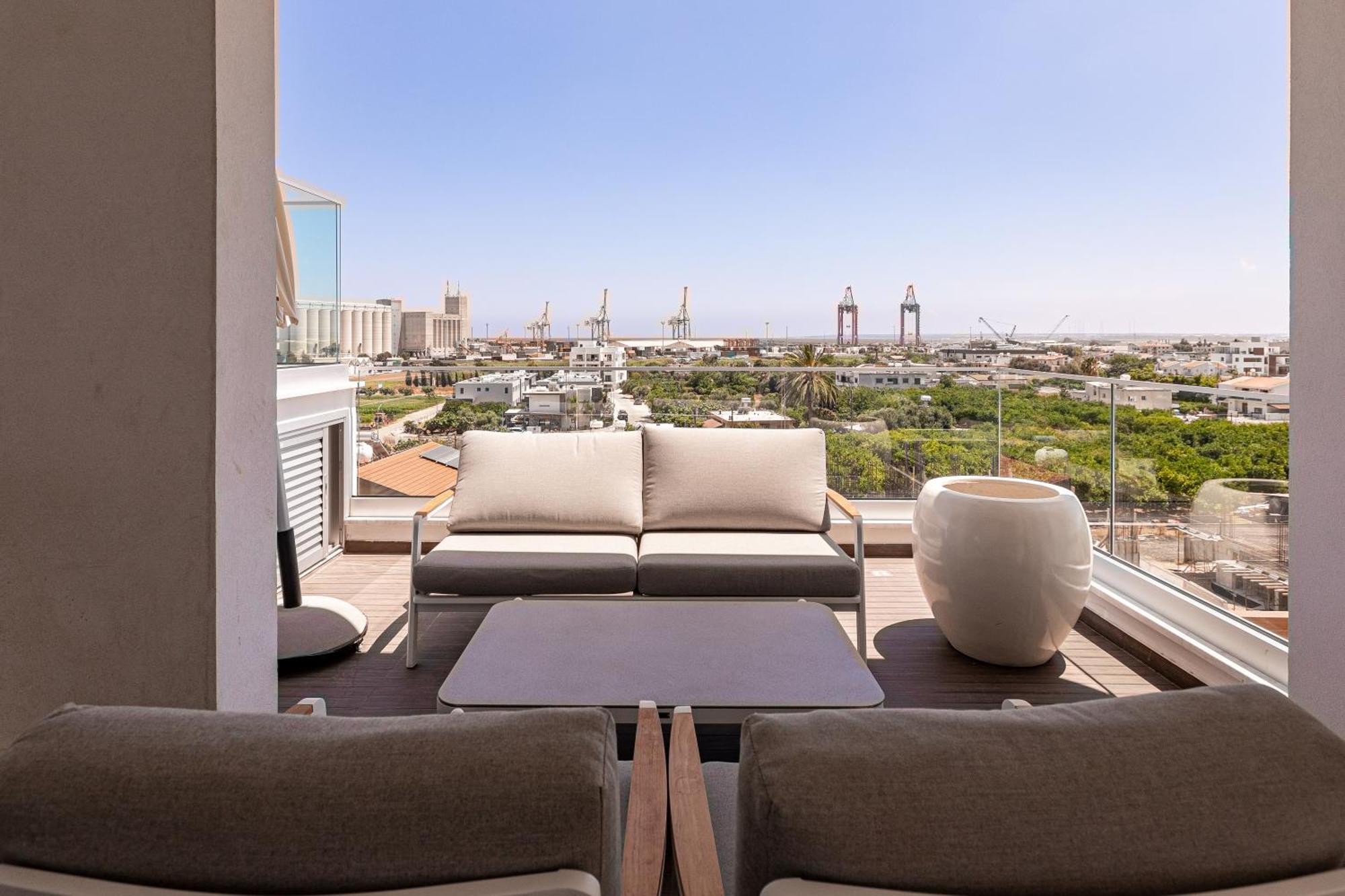 Yamas Urban Living Zakaki Pool Penthouses & Apartments Лимасол Екстериор снимка