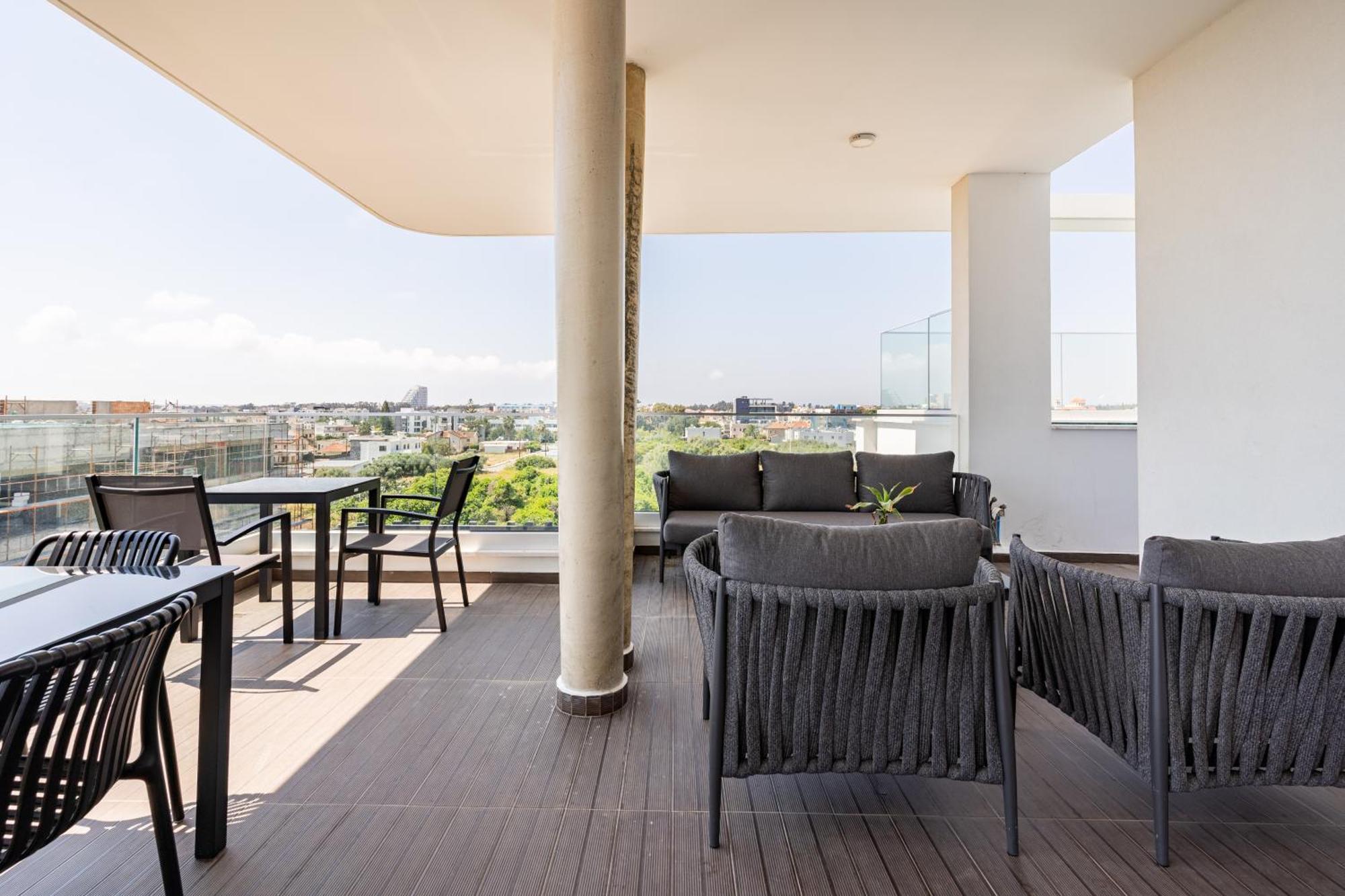Yamas Urban Living Zakaki Pool Penthouses & Apartments Лимасол Екстериор снимка