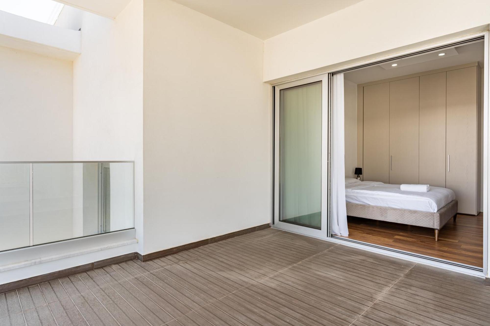 Yamas Urban Living Zakaki Pool Penthouses & Apartments Лимасол Екстериор снимка