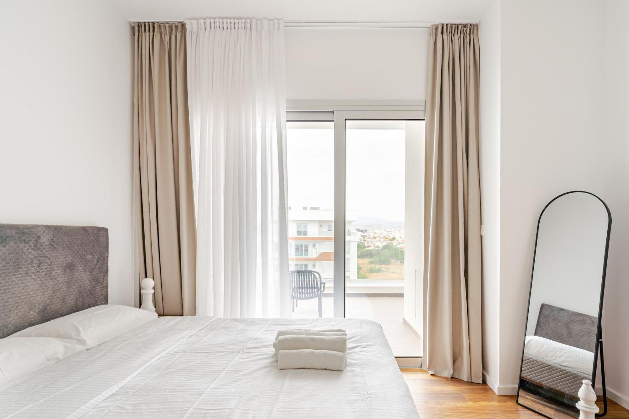 Yamas Urban Living Zakaki Pool Penthouses & Apartments Лимасол Екстериор снимка