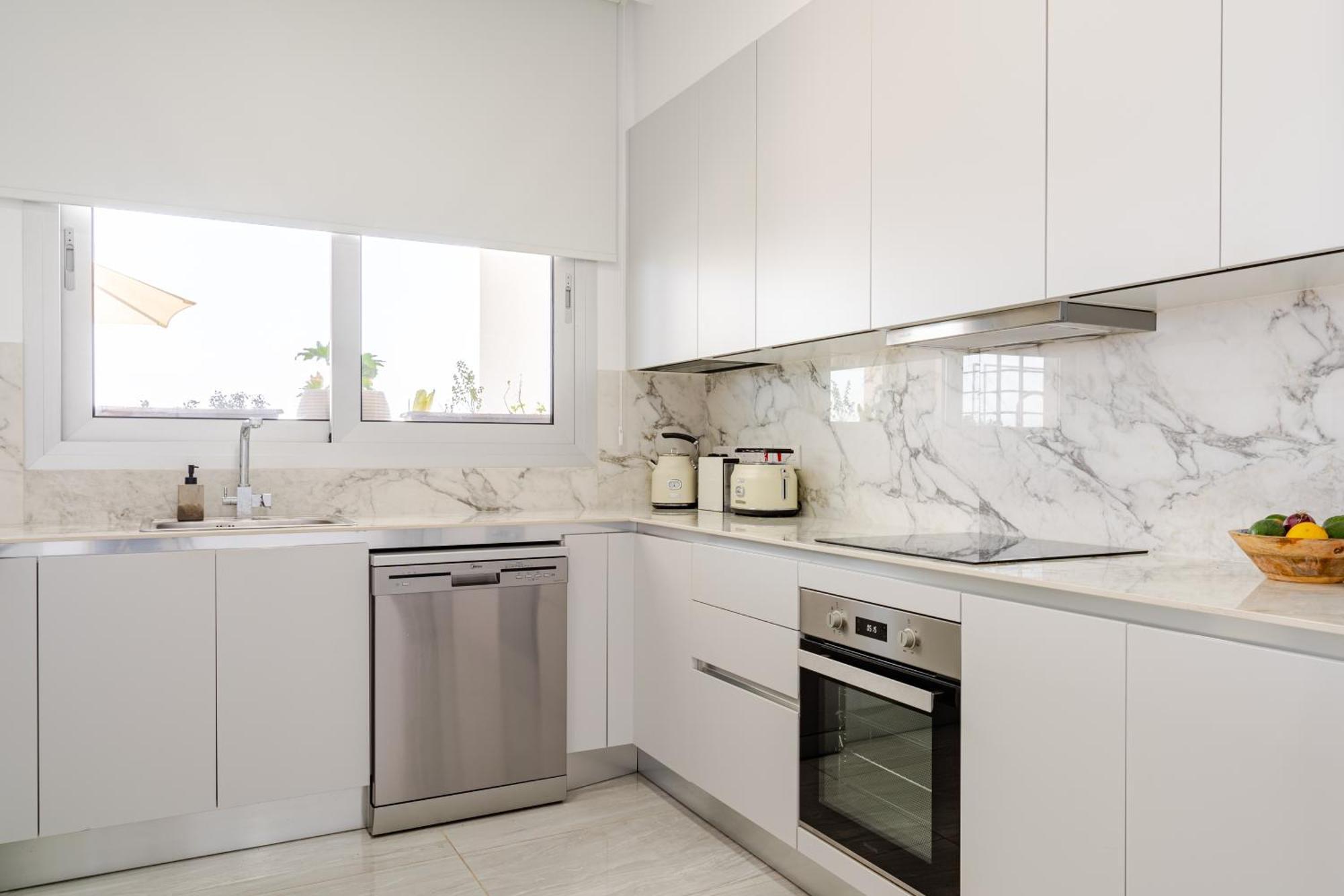 Yamas Urban Living Zakaki Pool Penthouses & Apartments Лимасол Екстериор снимка