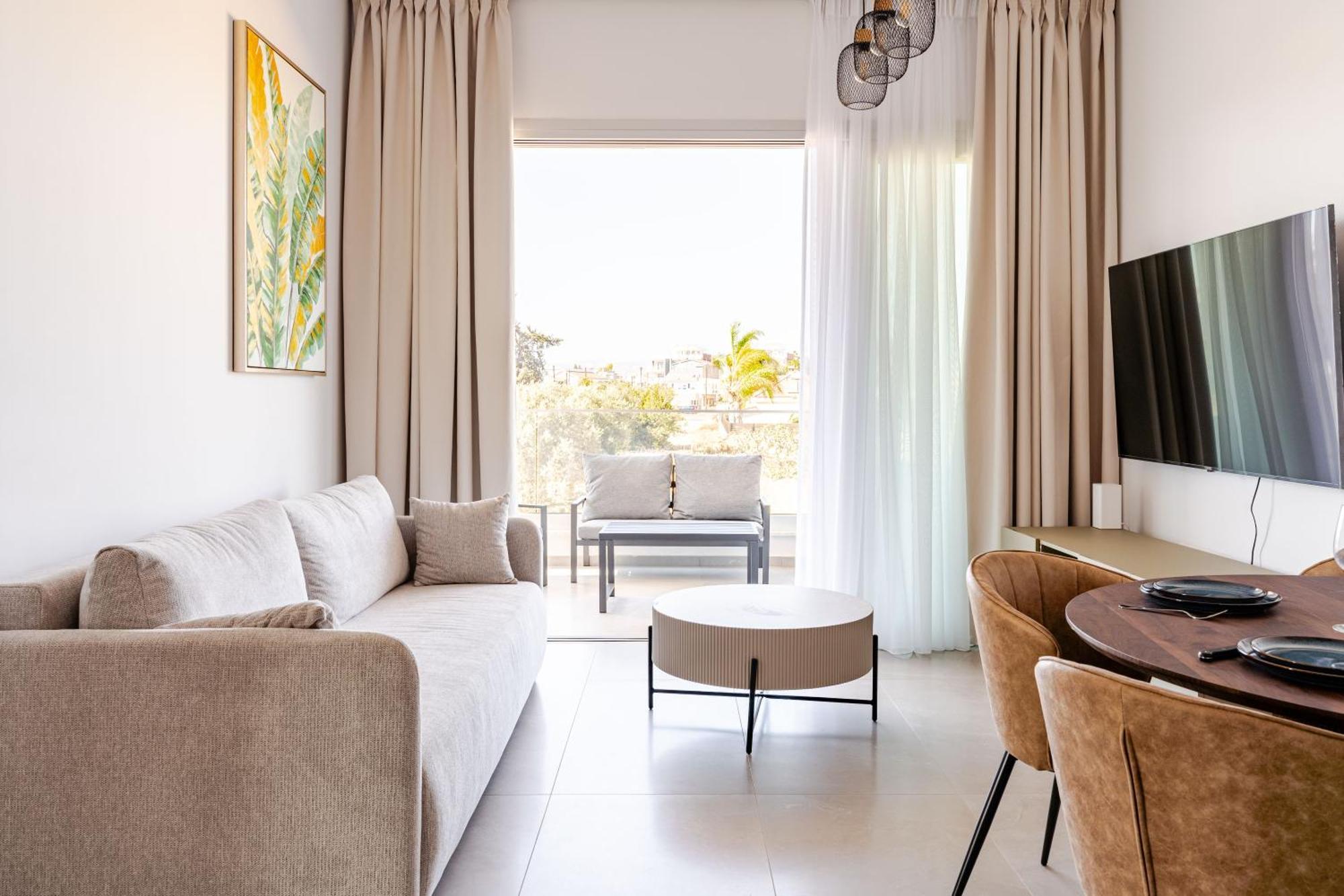 Yamas Urban Living Zakaki Pool Penthouses & Apartments Лимасол Екстериор снимка