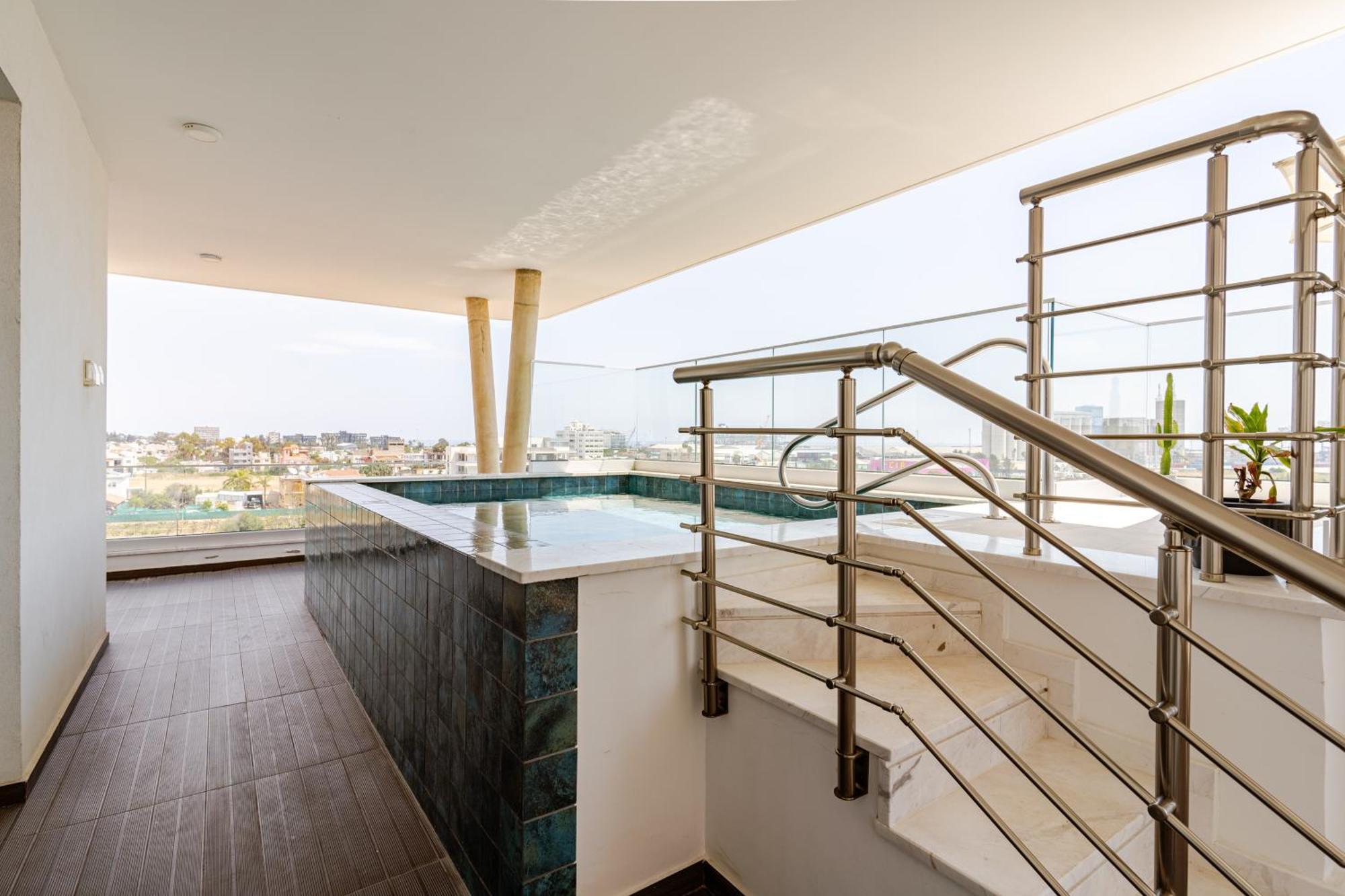 Yamas Urban Living Zakaki Pool Penthouses & Apartments Лимасол Екстериор снимка
